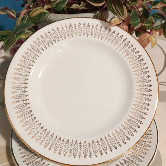 Beautiful Vintage Royal Knight 22K gold design - Picture 2 of 6